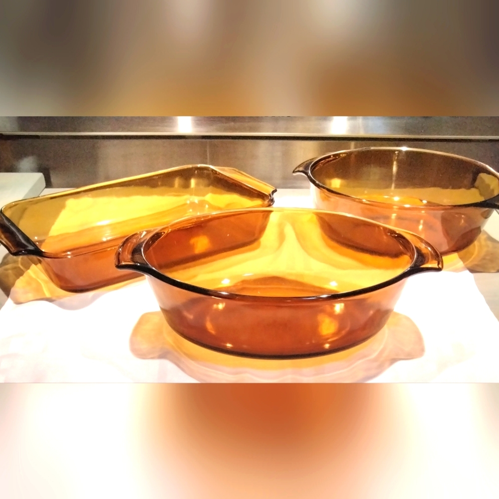 3 piece vintage Anchor Hocking Fire King casserole dishes
